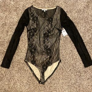 🧡2/$15🧡 🖤 NWT Sexy Black and Cream Bodysuit 🖤